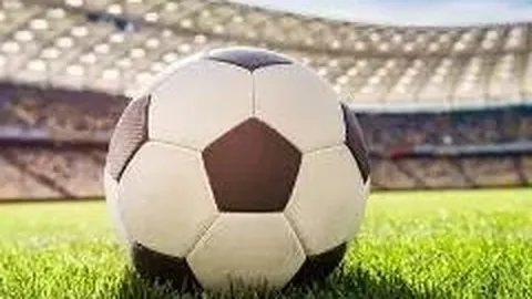 拜仁歐冠首戰3-0大勝巴塞，穆勒雙響炮萊萬梅開二度破紀錄